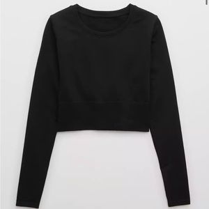 Black Aerie long sleeve cropped top